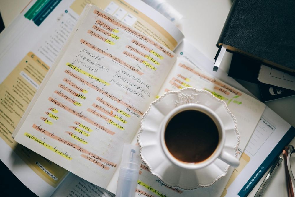 Hospitality intern studying French language